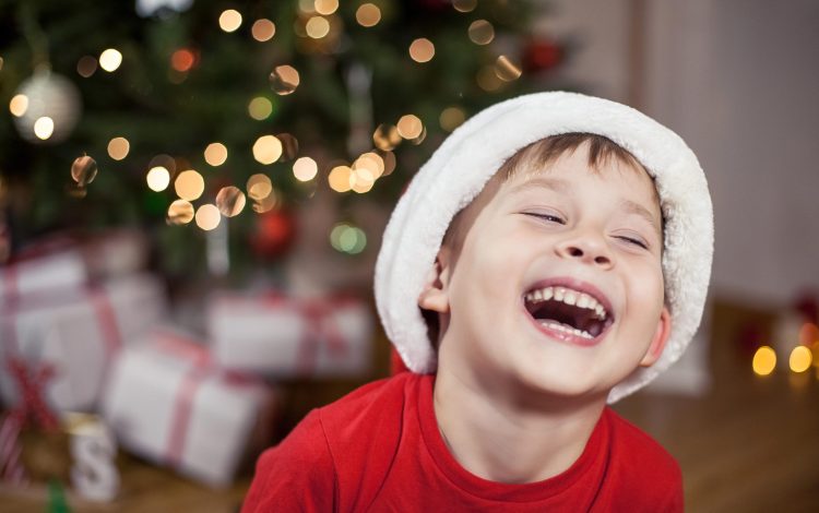 4 year old laughing at christmas joke