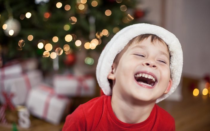 4 year old laughing at christmas joke
